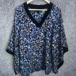 Floral V-Neck Women's Top in Black and Lavender